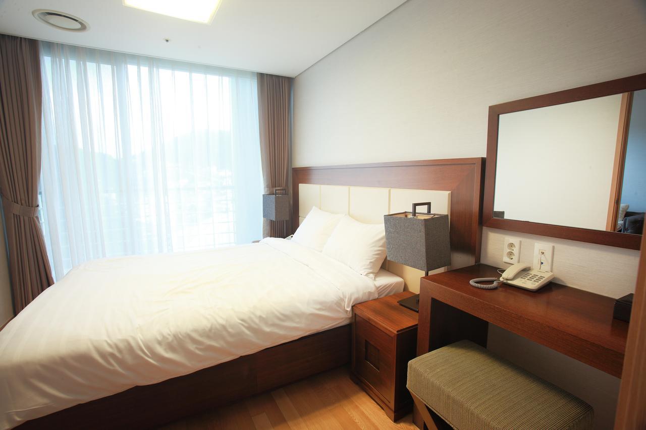Hotel Riviera Geoje Exterior foto