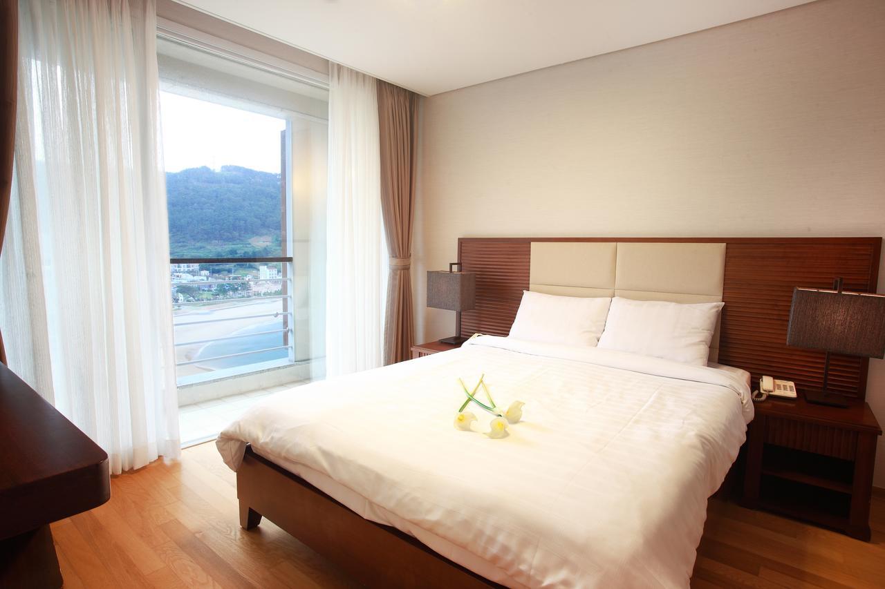 Hotel Riviera Geoje Exterior foto