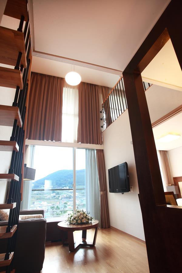 Hotel Riviera Geoje Exterior foto