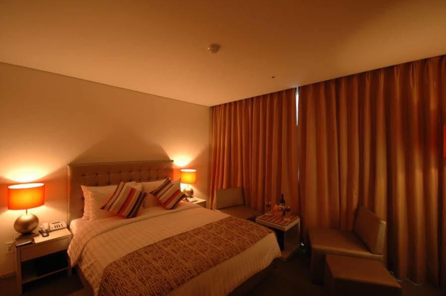 Hotel Riviera Geoje Exterior foto