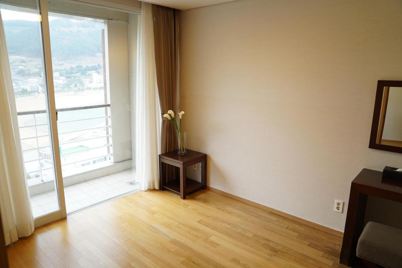 Hotel Riviera Geoje Exterior foto
